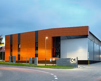 Center-Mebel sp. z.o.o oddział Łomża. Centrum płyt i okuć meblowych oraz firma świadcząca usługi meblarskie.